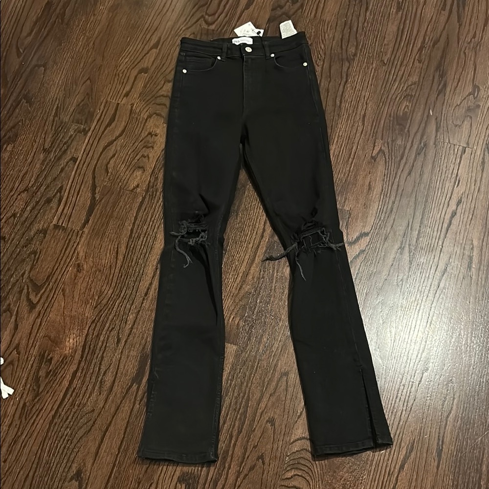 ZARA DISTRESSED JEANS